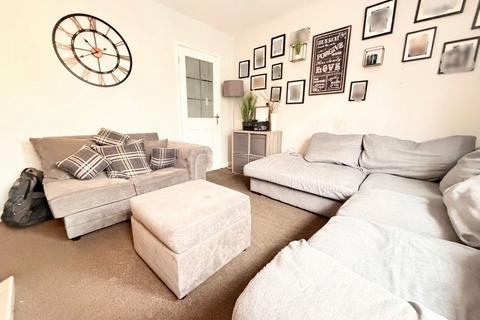 3 bedroom end of terrace house to rent, Scott Avenue, Gloucester