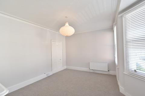 3 bedroom terraced house to rent, Montgomery Street, Hove
