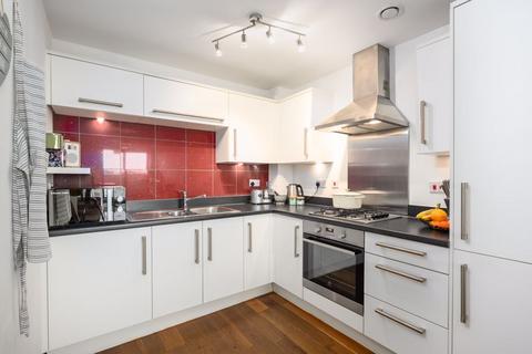 1 bedroom flat for sale, Victory Park Road, Addlestone KT15