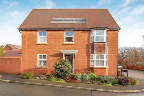 Leachman Way, Petersfield GU31