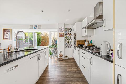 4 bedroom detached house for sale, Leachman Way, Petersfield GU31