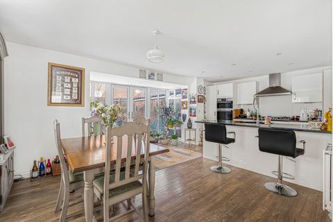 4 bedroom detached house for sale, Leachman Way, Petersfield GU31