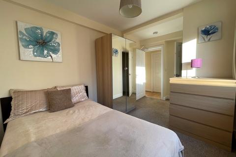 1 bedroom in a house share to rent, (Grove Mount) South Kirkby, Pontefract, WF9 3PJ