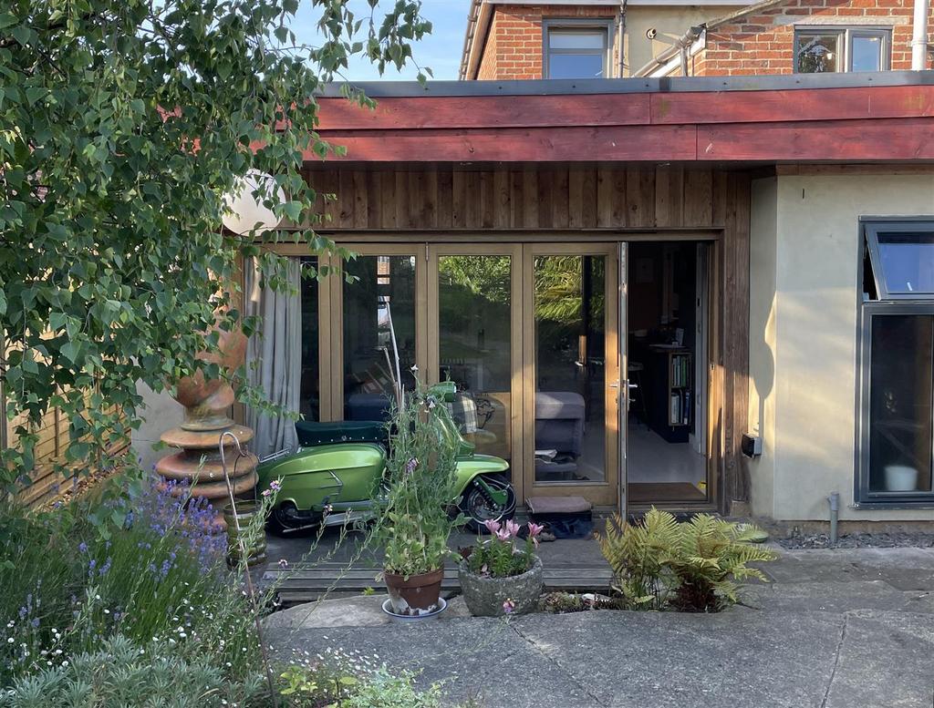 12 Hope Rd Garden4.jpg