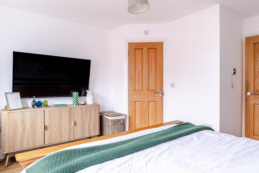 Bedroom1c