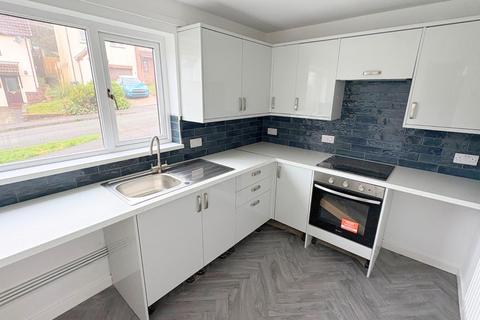 3 bedroom end of terrace house to rent, Heron Way, Torquay