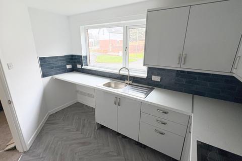 3 bedroom end of terrace house to rent, Heron Way, Torquay