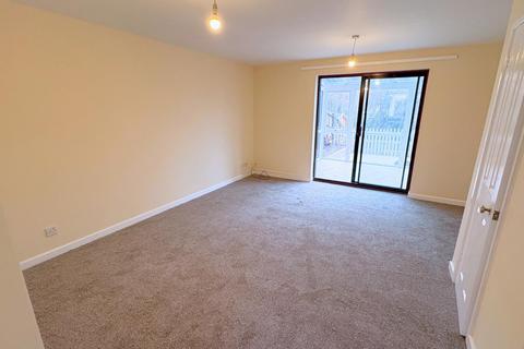 3 bedroom end of terrace house to rent, Heron Way, Torquay