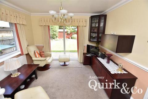 4 bedroom detached house for sale, Long Road, Canvey Island, SS8