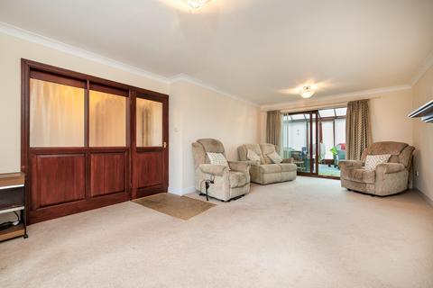 2 bedroom detached bungalow for sale, Gregson Gardens, Toton, NG9