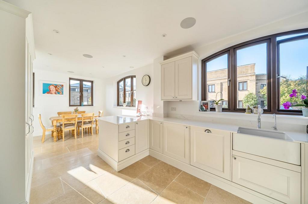 Davidson Frost-Wellings, DFW, Soane Square, Bentle