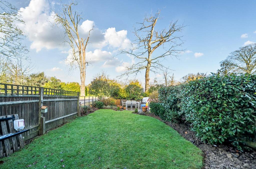 Davidson Frost-Wellings, DFW, Soane Square, Bentle