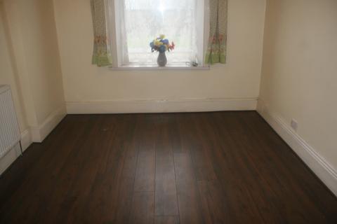 3 bedroom terraced house to rent, Girlington, Bradford BD8