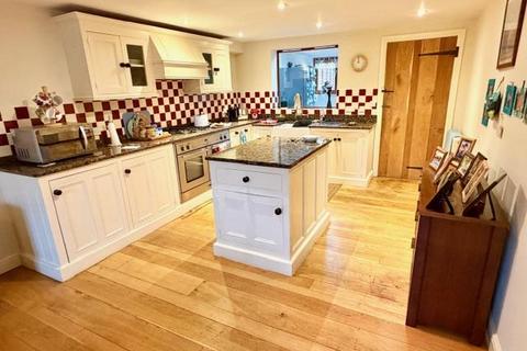 4 bedroom cottage for sale, Litchfield Lane, Creaton, Northamptonshire NN6