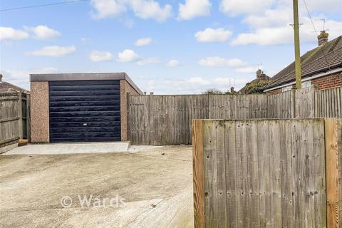 3 bedroom detached bungalow for sale, Heather Drive, St. Michaels, Tenterden, Kent