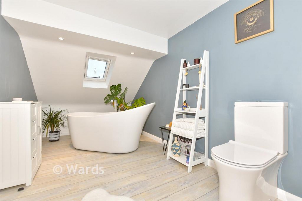 En-Suite Bathroom