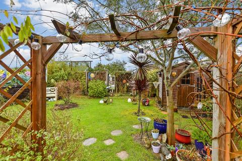 4 bedroom chalet for sale, Clarence Avenue, Margate CT9