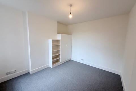 4 bedroom semi-detached house to rent, Ipswich IP3