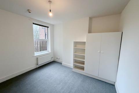 4 bedroom semi-detached house to rent, Ipswich IP3