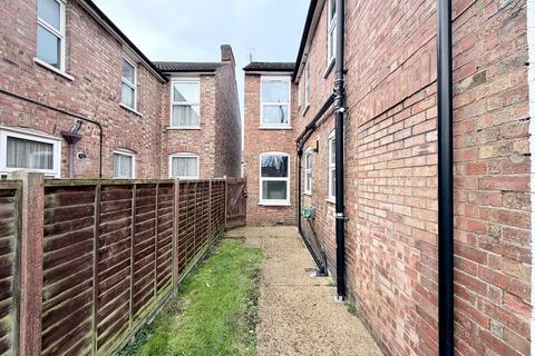 4 bedroom semi-detached house to rent, Ipswich IP3