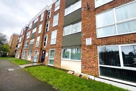 3 bedroom flat to rent, Isleworth TW7