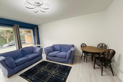 2 bedroom flat to rent, Arundel Court, Langley, Slough, SL3 7NP