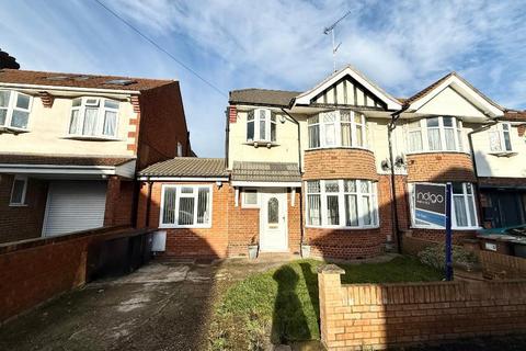 undefined, Carlton Crescent, New Bedford Road Area, Luton, Bedfordshire, LU3 1EW