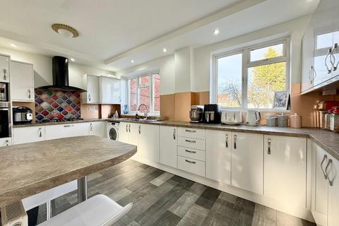 undefined, Carlton Crescent, New Bedford Road Area, Luton, Bedfordshire, LU3 1EW