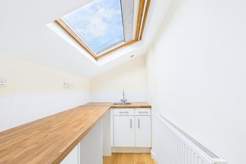 3 bedroom terraced house for sale, Arnolds Way, Cirencester