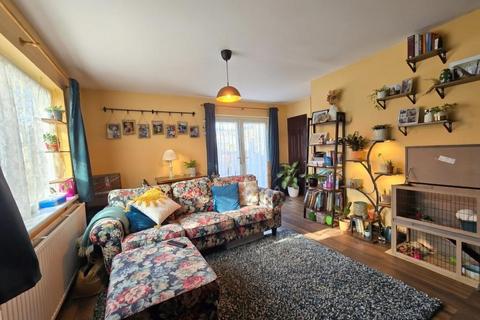 2 bedroom flat for sale, Prince Avenue, Southend on Sea, Essex, SS2 6NN