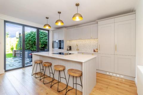 4 bedroom detached house for sale, Blacksmiths Hill, Sanderstead, South Croydon, CR2 9AZ