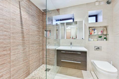 2 bedroom flat for sale, Pendennis Road, Streatham, London, SW16