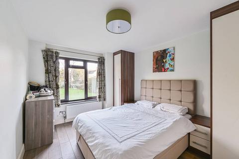 2 bedroom flat for sale, Pendennis Road, Streatham, London, SW16