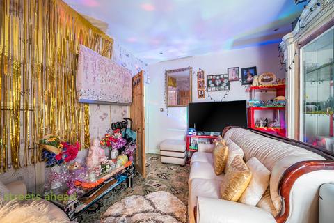 3 bedroom semi-detached house for sale, Livingstone Road, Thornton Heath, CR7