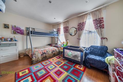 3 bedroom semi-detached house for sale, Livingstone Road, Thornton Heath, CR7