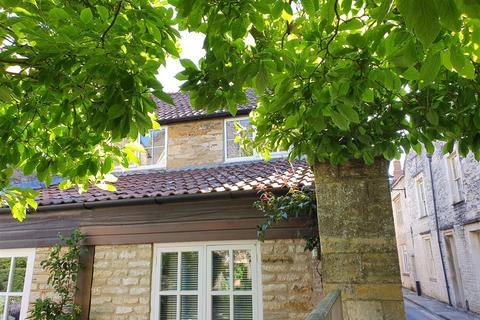 1 bedroom coach house to rent, Coxwell Street | Cirencester | GL7 2BH