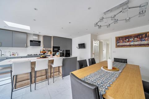 4 bedroom end of terrace house for sale, Goodhall Close, Stanmore HA7