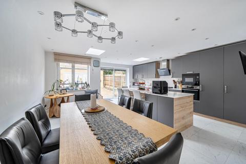 4 bedroom end of terrace house for sale, Goodhall Close, Stanmore HA7