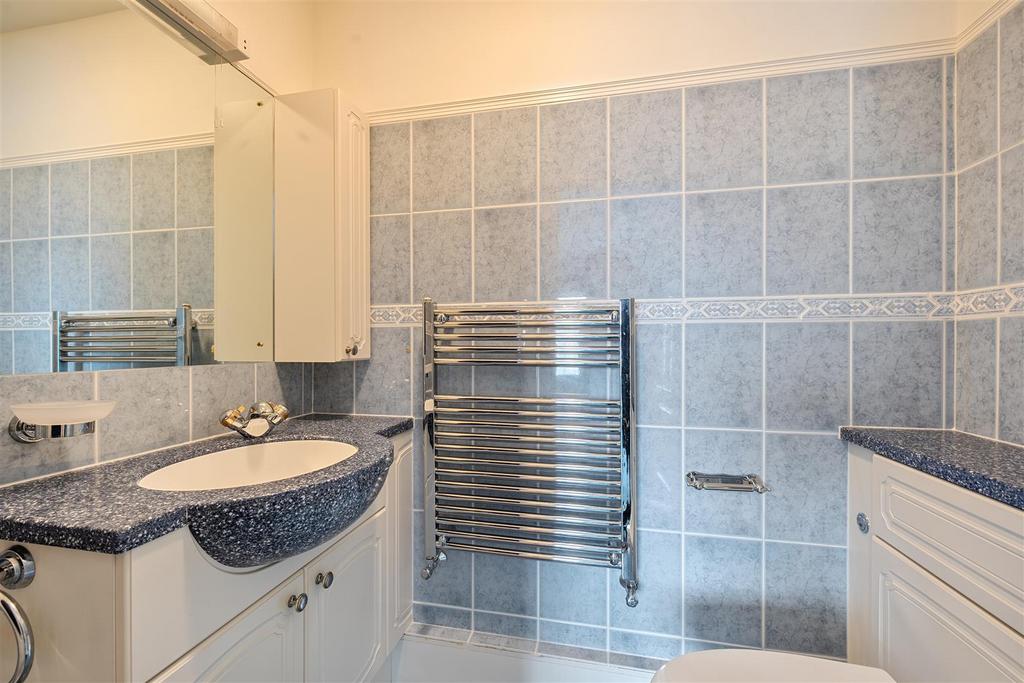 Bedroom 1 En-suite Washroom