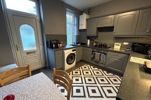 2 bedroom end of terrace house for sale, Apsley Street, Oakworth, Keighley, BD22
