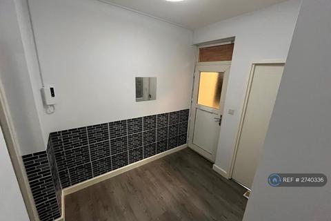 3 bedroom flat to rent, Graham Road, London, E8