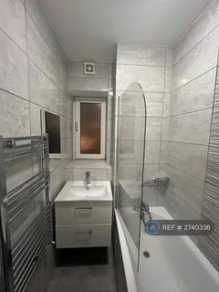 3 bedroom flat to rent, Graham Road, London, E8