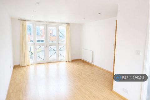 2 bedroom flat to rent, Wharf Close, Manchester, M1