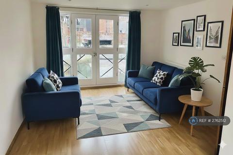 2 bedroom flat to rent, Wharf Close, Manchester, M1