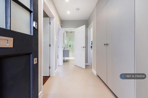 1 bedroom flat to rent, Midholm Close, London, NW11