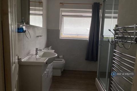 4 bedroom terraced house to rent, Guildford Park Avenue, Guildford, GU2