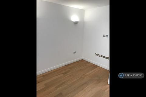 Studio to rent, Hoover Building, Middlesex, UB6