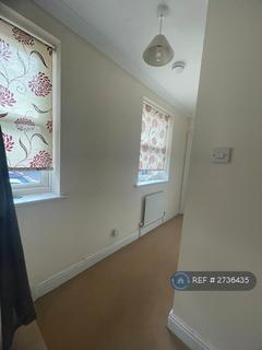 4 bedroom terraced house to rent, Woodbourne Avenue, London, SW16