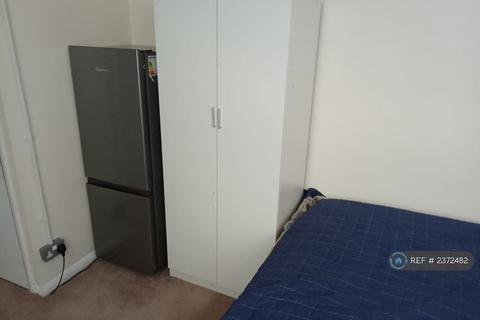1 bedroom in a house share to rent, Brymore Road, Canterbury, CT1