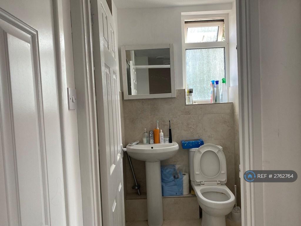 Toilet With Showers